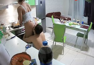 Naughty boy quickly fucks hot girlfriend in kitchen