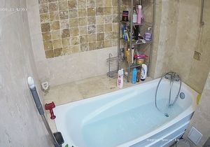 This video proves how roommates spend my hot water