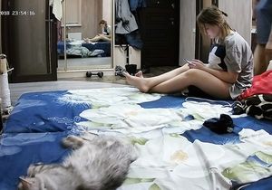 Stepsis chills in room with friend who massages her