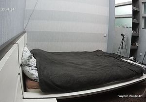 Couple organizes in bedroom unforgettable foursome