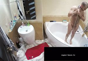 This guy makes me horny as hell when he takes a shower