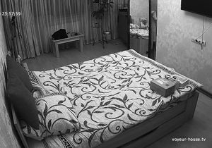 I don't scruple from jerking off to my friends nailing MILFs