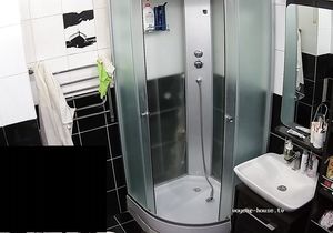 Girl pays attention to all the pimples while I admire her ass