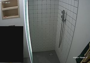 Naked chick in shower is the main characters of my video