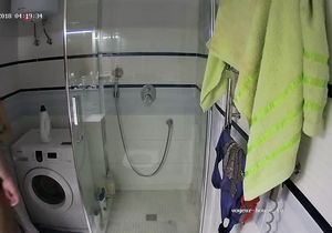 Tenant and guy take shower together on hidden camera