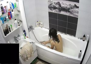 Stepsister unwillingly allows me to watch her naked