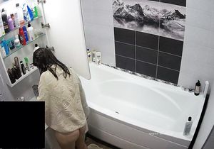 Stepsister unwillingly allows me to watch her naked