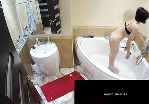Hottie relaxes solo in bathroom while I jerk off
