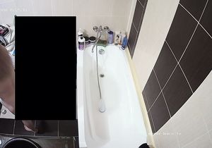 Girl kicks man out of bathroom but she can't stop me watching