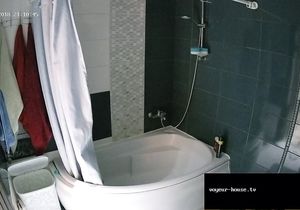 I would like to help the winsome girl to take a shower