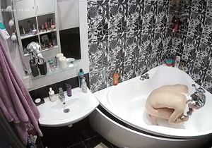 I got on video how my neighbor is taking a shower