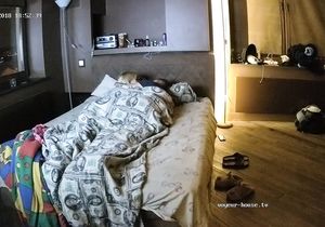 I can see how dude is rubbing hard his girl's pussy