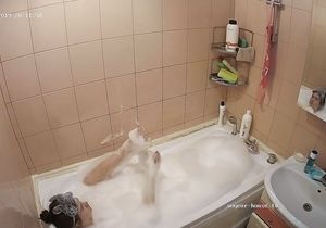 I watch teen smoking and masturbating in the bathtub