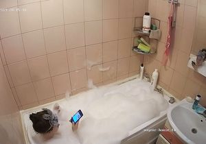 I watch teen smoking and masturbating in the bathtub
