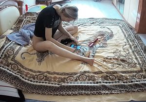 Babe saw husband off to work and started masturbation