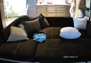 I'm lucky to watch amateur threesome with roommates