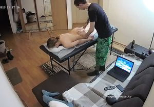 Naked massage boosts my mood in the blink of an eye