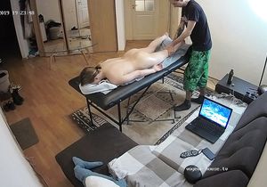Naked massage boosts my mood in the blink of an eye
